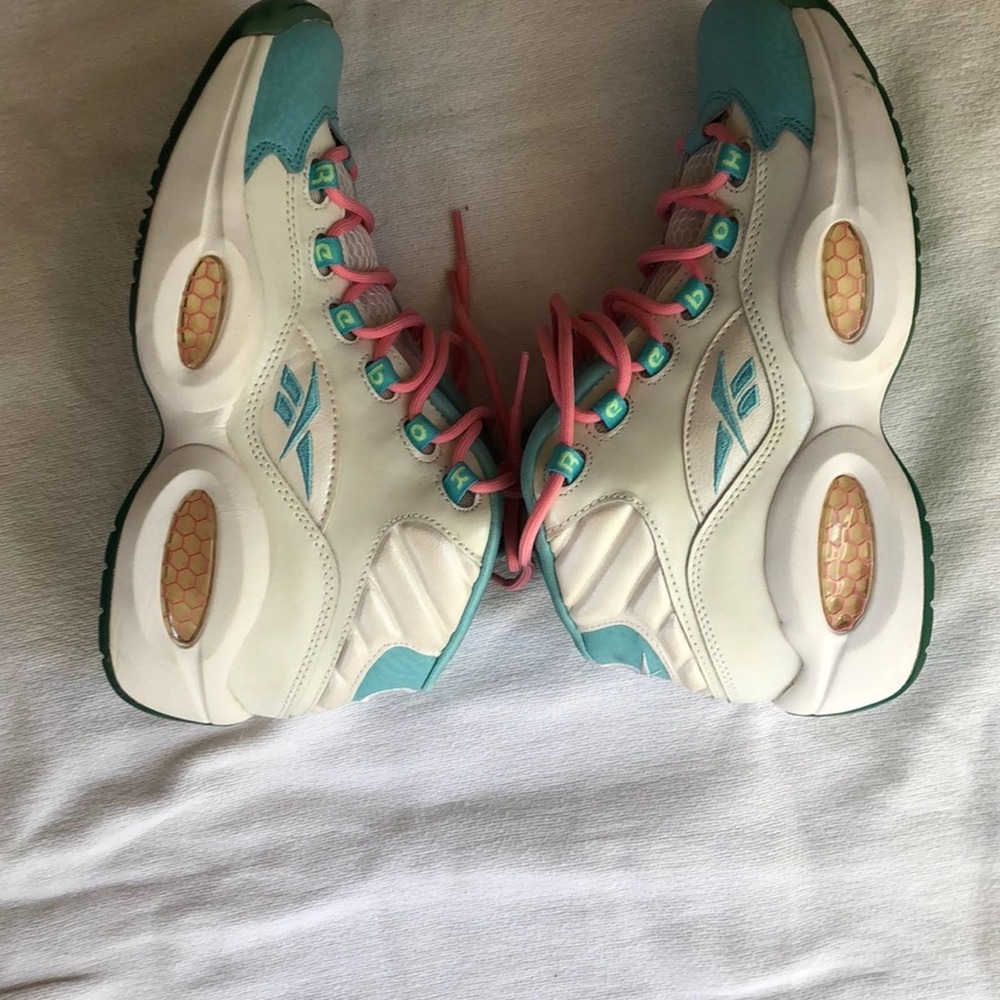 Girls green and pink lace Reebok Basketball shoe. - Picture 5 of 12